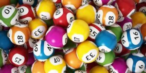 What are the prizes and chances of winning in the Long An Lottery?